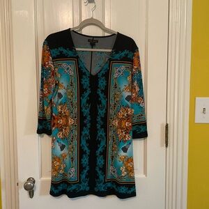Preowned tunic in excellent condition